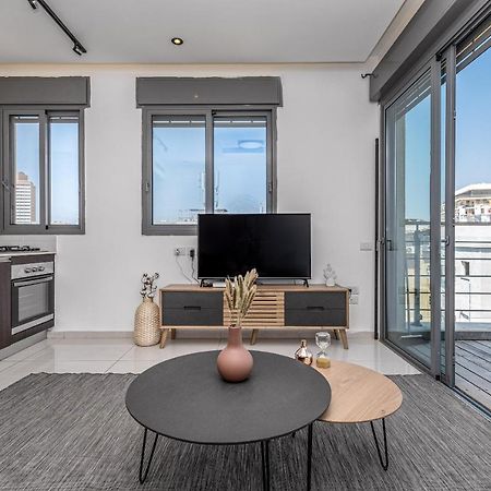 Superb 1,5 Bdr W Balcony Close To The Beach Тель-Авів Екстер'єр фото